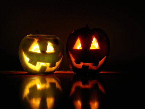 Apple Carvings pic on Design You Trust Apple Carvings App o lanterns by Mattias Mackler
