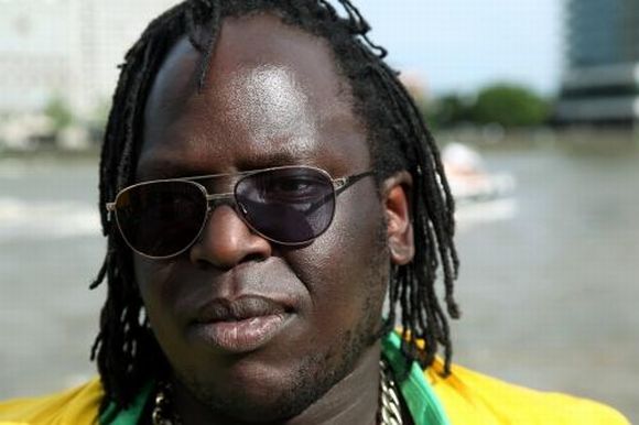 Daveokumu 01 Dave Okumu from The Invisible