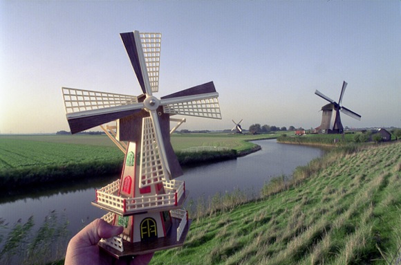 ReplacingWorldLandmarksWithCheapSouvenirsPart2 pic on Design You Trust ReplacingWorldLandmarksWithCheapSouvenirsPart2 Replacing World Landmarks With Cheap Souvenirs Part 2