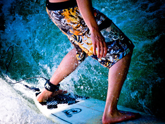  1 saltwater   Riversurfing (Munich Eisbach)