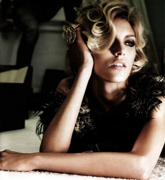anjarubik voguegermanyseptember2009 dressedtothrill dyt2 pic on Design You Trust anjarubik voguegermanyseptember2009 dressedtothrill dyt2 Anja Rubik in Dress to Thrill: Vogue Germany 2009