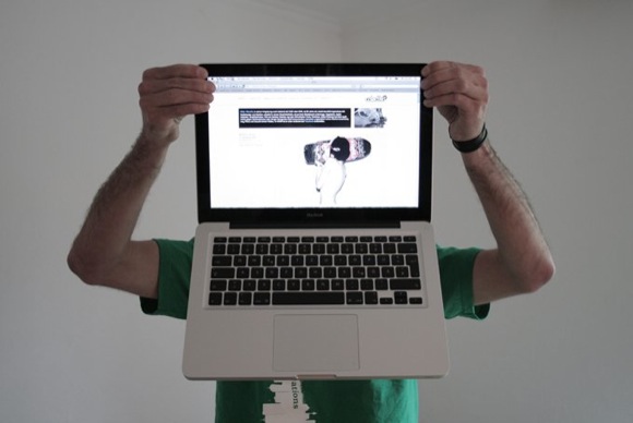 c33 Whos behind the BLOGS   Website Finger Hold