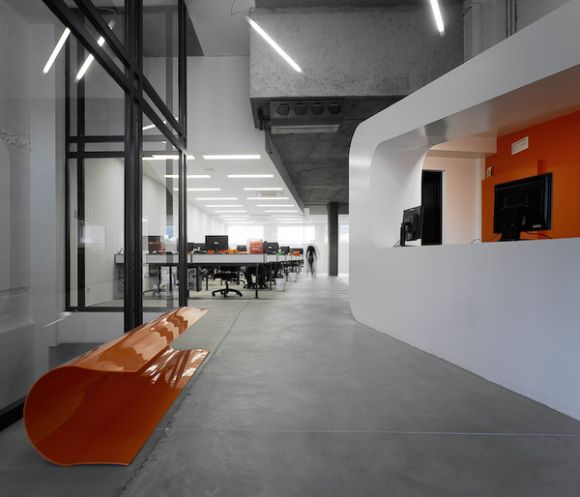dinahostingofficesbyoantidoto pic on Design You Trust dinahostingofficesbyoantidoto Dinahosting Containers Office