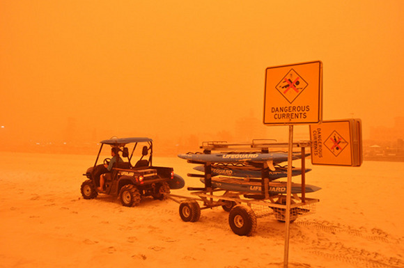 sydneyduststorm2009 dyt2 The 2009 Sydney Dust Storm: The City Painted Orange