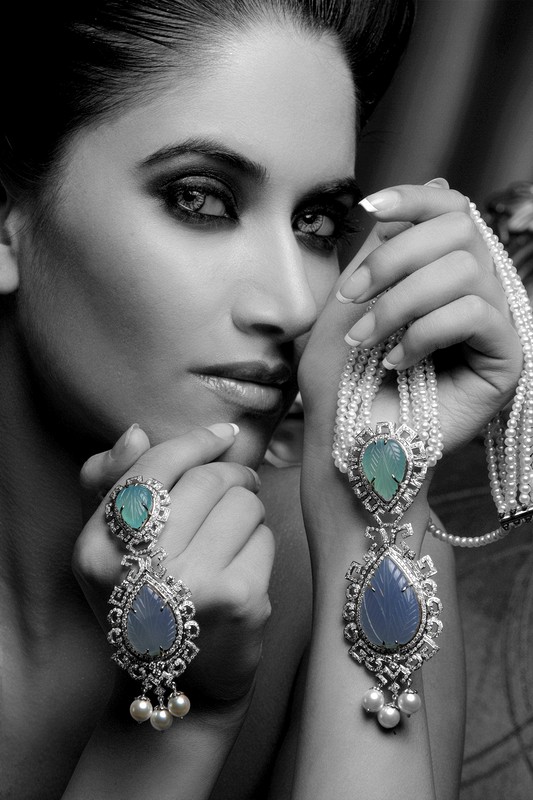 117382505.225mLd3k. b5f6145colourfinalbw std pic on Design You Trust 117382505.225mLd3k. b5f6145colourfinalbw std Photography By Rahul Dutta