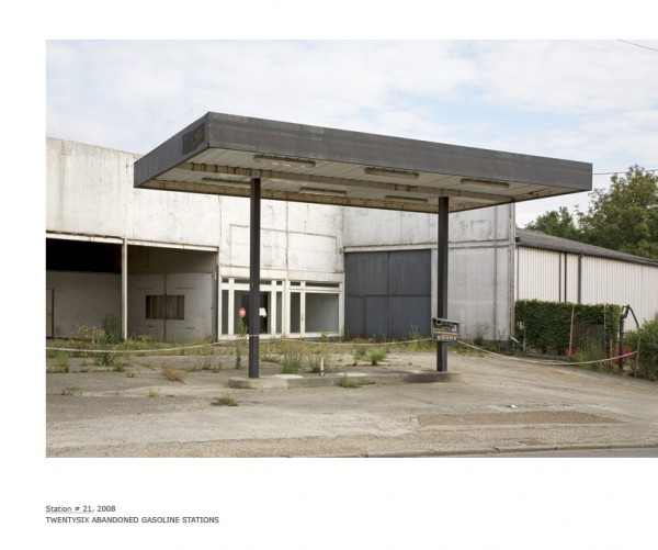 14 26stations21600x501 Abandoned Gas Stations by Eric Tabuchi