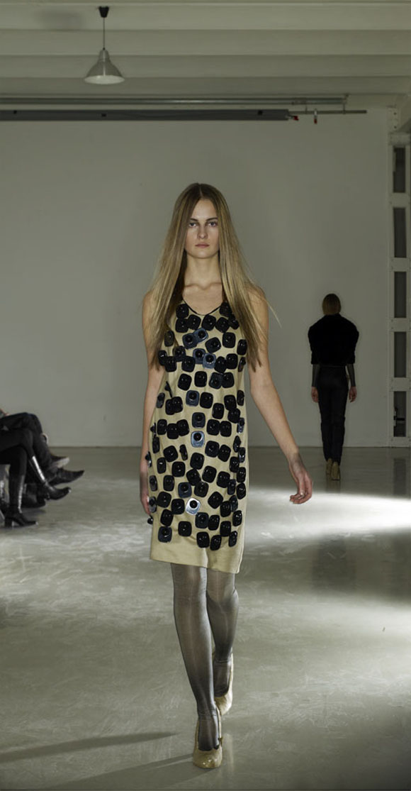 2010 aw 04 pic on Design You Trust 2010 aw 04 h a r d t a g dress