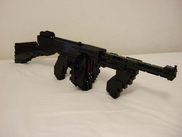 3 93 pic on Design You Trust 3 93 Amazing LEGO Weapons Collection