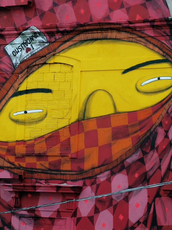 Blu and Os Gemeos at Lisbonne StreetArt BluetOsGemeosfontunepeinturemuraleganteLisbonne6 Blu and Os Gemeos at Lisbonne StreetArt