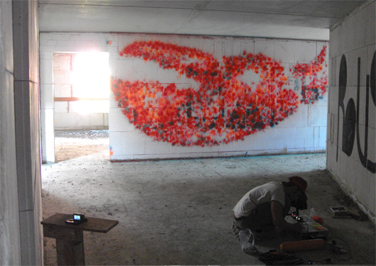 Facadeprinter Gallery CrabPincher 01 Facadeprinter   Street Art with paintball