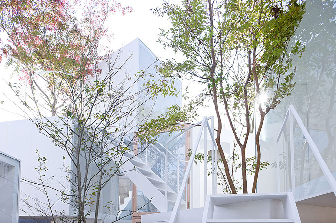  Interesting Japanese Minimalist House by Sou Fujimoto