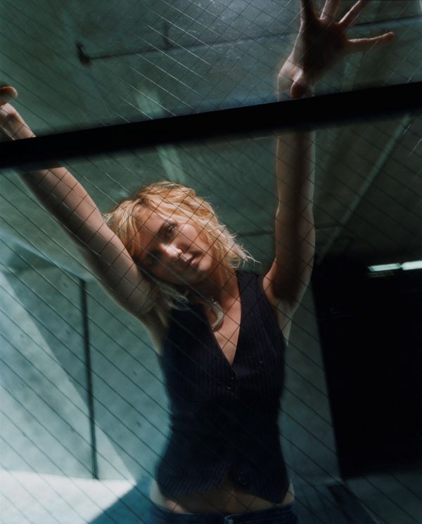 Photography By Isabel Snyder Kirsten Dunst Isabel Snyder 2001 001 Photography By Isabel Snyder
