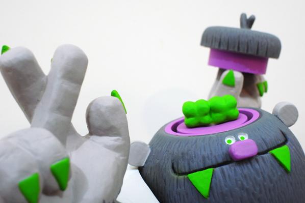 R0030620 TOOBIGFOOT by Michael Lau x Fingercroxx