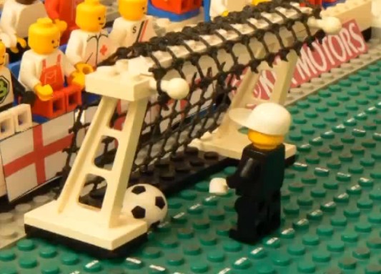 USAvsEnglandinLegosstopmotion2 pic on Design You Trust USAvsEnglandinLegosstopmotion2 World Cup : USA vs England remade with LEGO