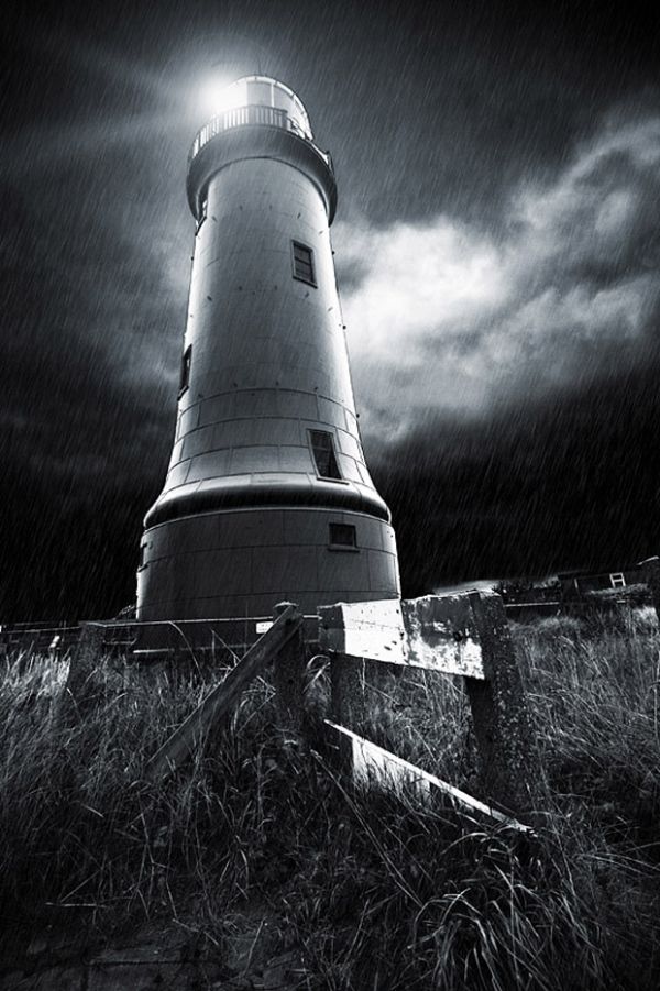 a57db9ab407bdcb1 Thirty photographs of dazzling Lighthouse