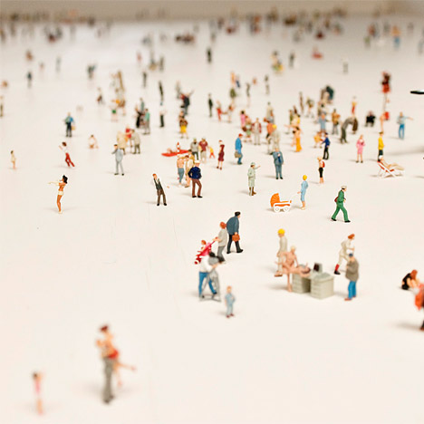alone in a crowd table rolf sachs 2 Alone In A Crowd Table