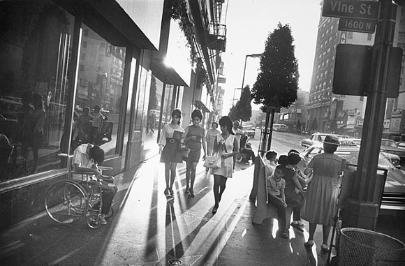 artwork images 396 427307 garrywinogrand pic on Design You Trust artwork images 396 427307 garrywinogrand photography by garry winogrand