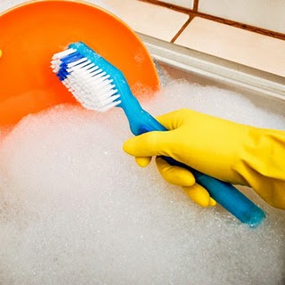 designfetishgianttoothbrushdishbrush pic on Design You Trust designfetishgianttoothbrushdishbrush Giant Toothbrusg Dish Brush