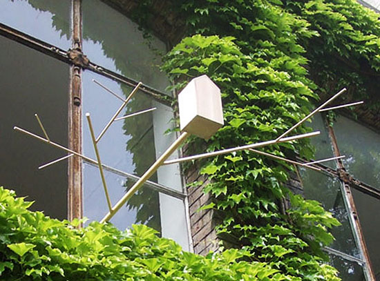 emiliecazinbirdhouse1 pic on Design You Trust emiliecazinbirdhouse1 BirdHouse:: An Urban Art