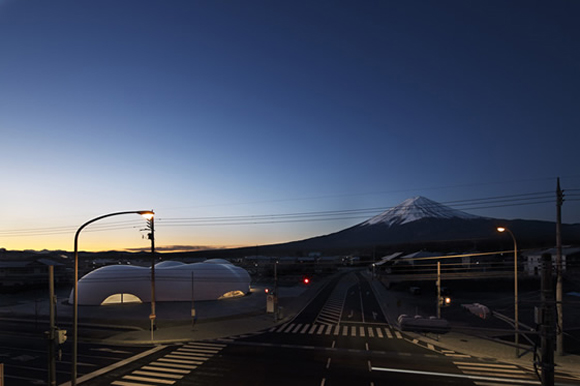hotofudo beginbeing Hoto Fudo: eat noodles in an igloo at the foot of Mt Fuji