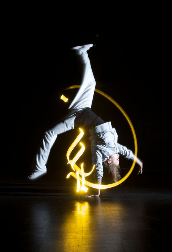 julbretlightcal1 pic on Design You Trust julbretlightcal1 Light Calligraphy Art by Julien Breton