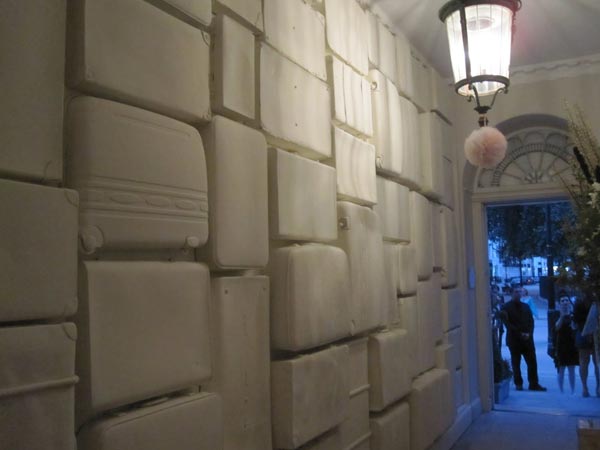 lugagefoyer1 pic on Design You Trust lugagefoyer1 The Jacques Townhouse, London First Pop up Boutique Hotel