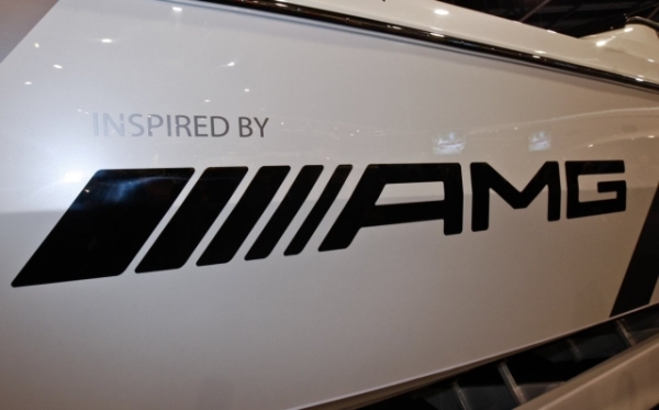 mbslsamgcigarettelarge6 pic on Design You Trust mbslsamgcigarettelarge6 Cigarette Racing boat inspired by the Mercedes Benz SLS AMG