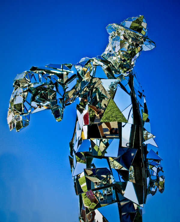 mirrormanofla 1 pic on Design You Trust mirrormanofla 1 The Mirror Man of Los Angeles