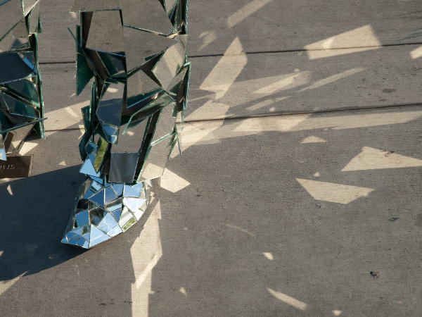 mirrormanofla 4 pic on Design You Trust mirrormanofla 4 The Mirror Man of Los Angeles