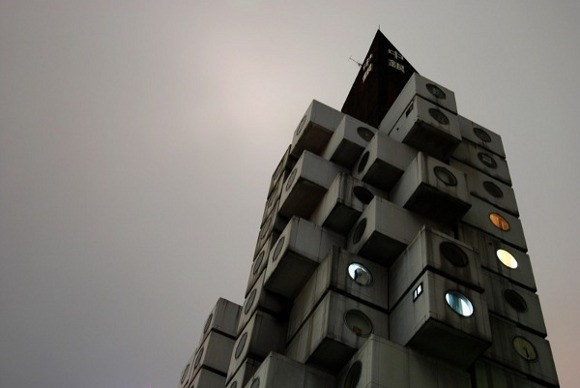 nakagincapsuletower tokyo dyt3 Amazing Urban Habitats: 10 Great Achievements in Urban Housing
