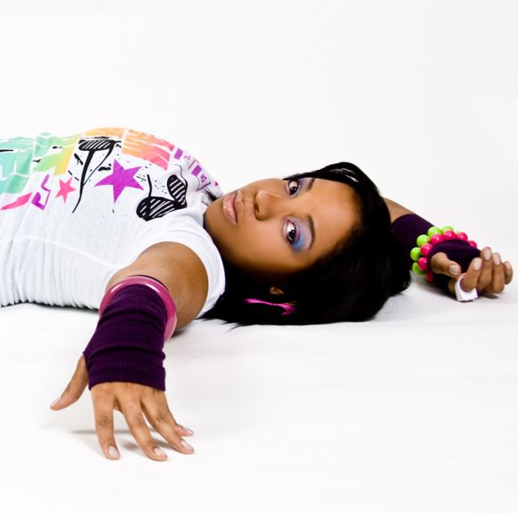 nia Usoul Mag i4 music feature.... Nia
