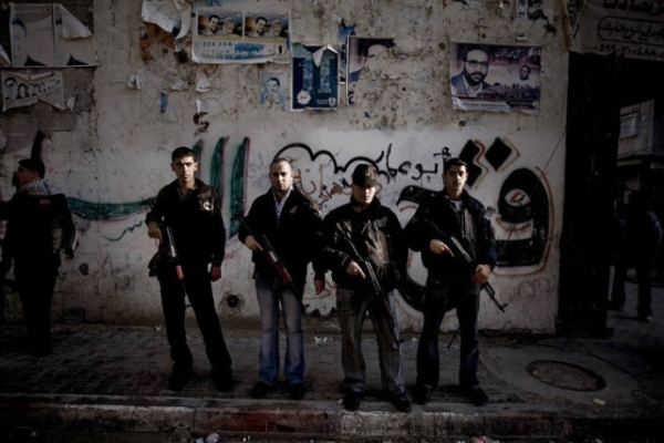 phpThumb generated thumbnailjpg 01 Photography By Dominic Nahr “When Brothers Fight” Gaza