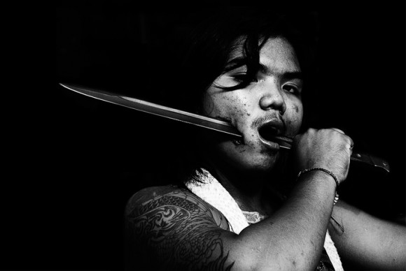 spread501580x388 pic on Design You Trust spread501580x388 The Dark Side of The Portrait Photography