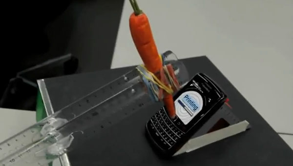 voda1 Smartphone Domino Machine