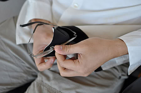 Wipe Shirt To Wipe Your iPhone wipe shirt 5 Wipe Shirt To Wipe Your iPhone