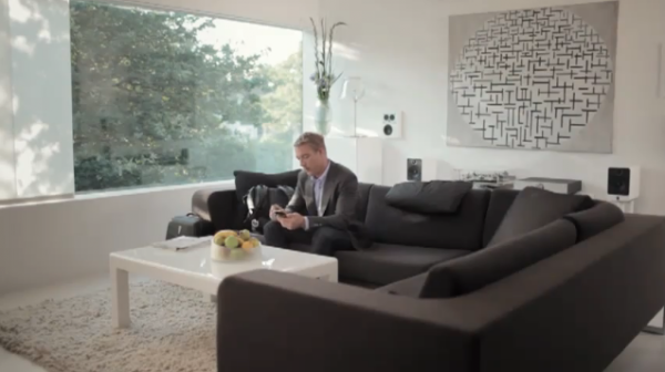 BlackBerry Torch 9800 Commercial shot on Canon 5D Mark II