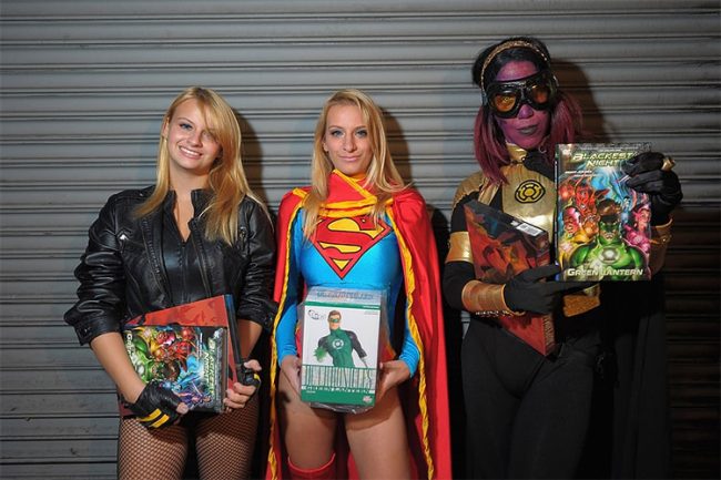 Photo Of The Day: Comic Book Fans Gathered In Nyc To Celebrate New Dc Comics Release
