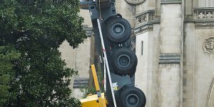 Monster Crane Collapses at National Cathedral