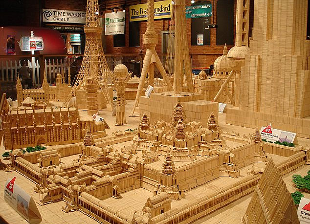 Toothpick Artist Takes Nine Months To Create Jaw Dropping Replica Of Barcelona's Sagrada Familia