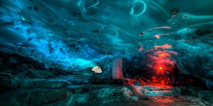 Photographer Ron Gile Snaps The Wild Beauty Of The Alaskan Ice Caves