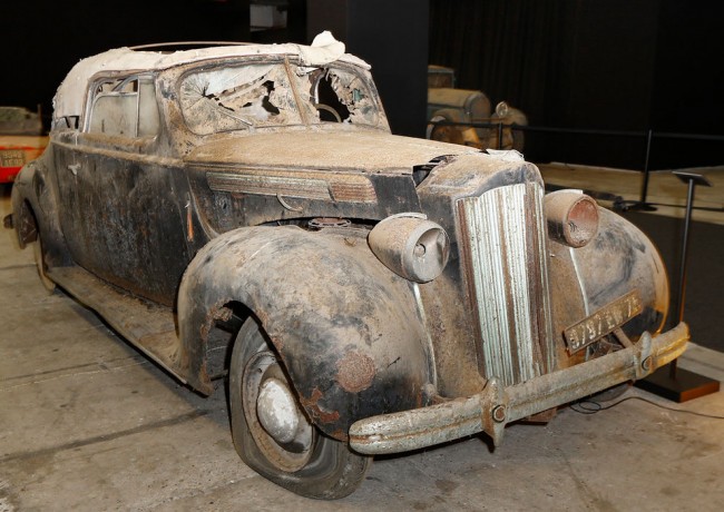 Aging Beauties Classic Cars that were Found in a Barn in Rural France