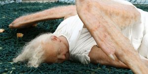 Two Chinese Artists Created This Terrifying Hyper-realistic Sculpture Of The Falling Angel