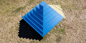 Mirrored Ziggurat Connects The Earth And Sky In Sydney