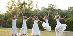 5 Ridiculously Pretty Sisters Thank Their Parents for Their Expensive Weddings With a Photoshoot