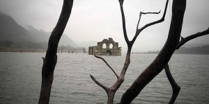 400-Year-Old Colonial Church Emerges From Mexican Reservoir as Water Levels Drop