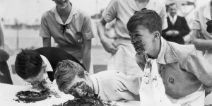 Try Not To Gag At These Photos Of Vintage Eating Contests!
