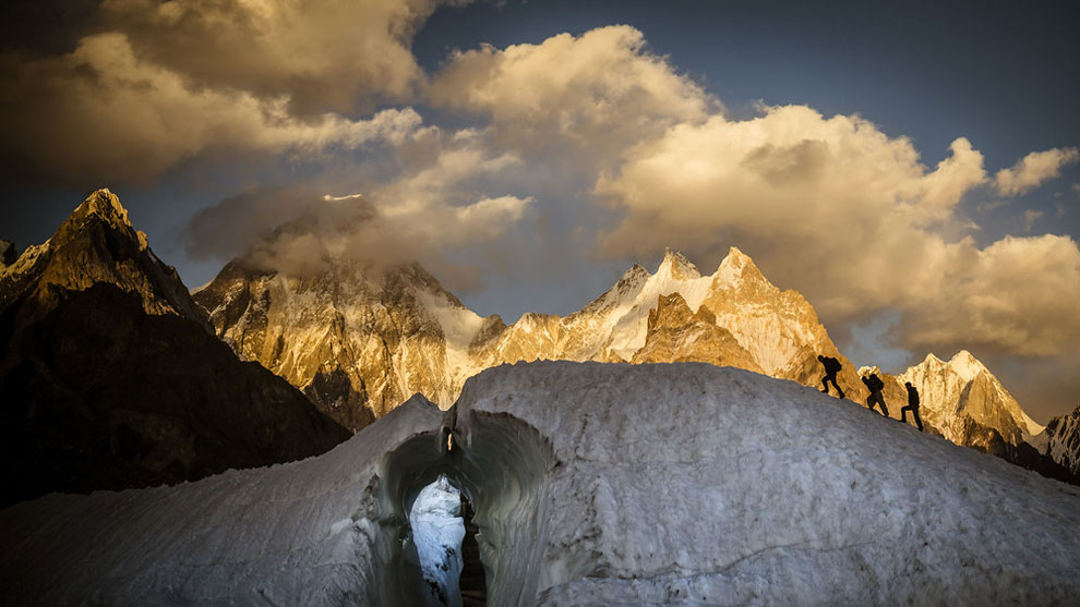 Stunning Photographs Of A Glacier In The Karakoram Region Of Pakistan