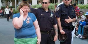 The Weight Watchers: Candid Photos Taken By An Obese Woman Reveal How Strangers Really React To Her On The Street