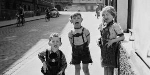 31 Stunning Black And White Photos Of Europe In The Fifties Through A Soldier‘s Lens