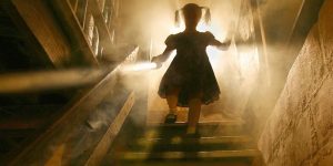 Photographer Dad Creates Horror Photos Together With His Daughters